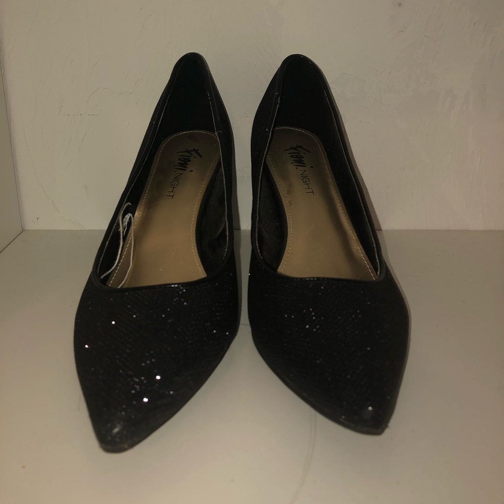 Glittery black pointy heals